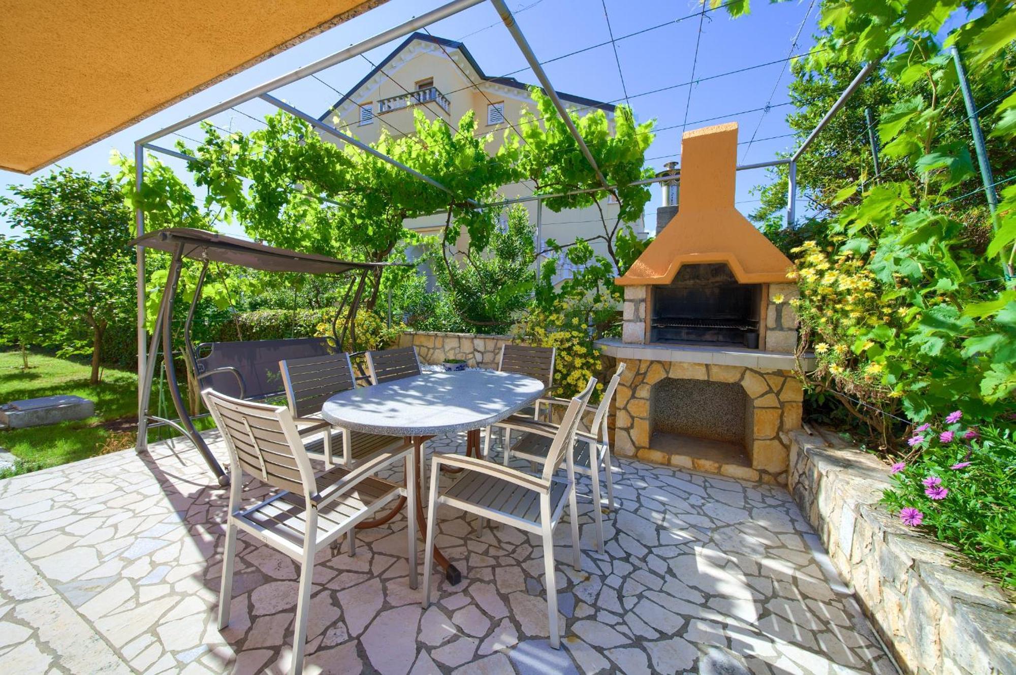 Apartment Bazina - Airconditioning, Parking, 500M From The Beach Krk Town Dış mekan fotoğraf
